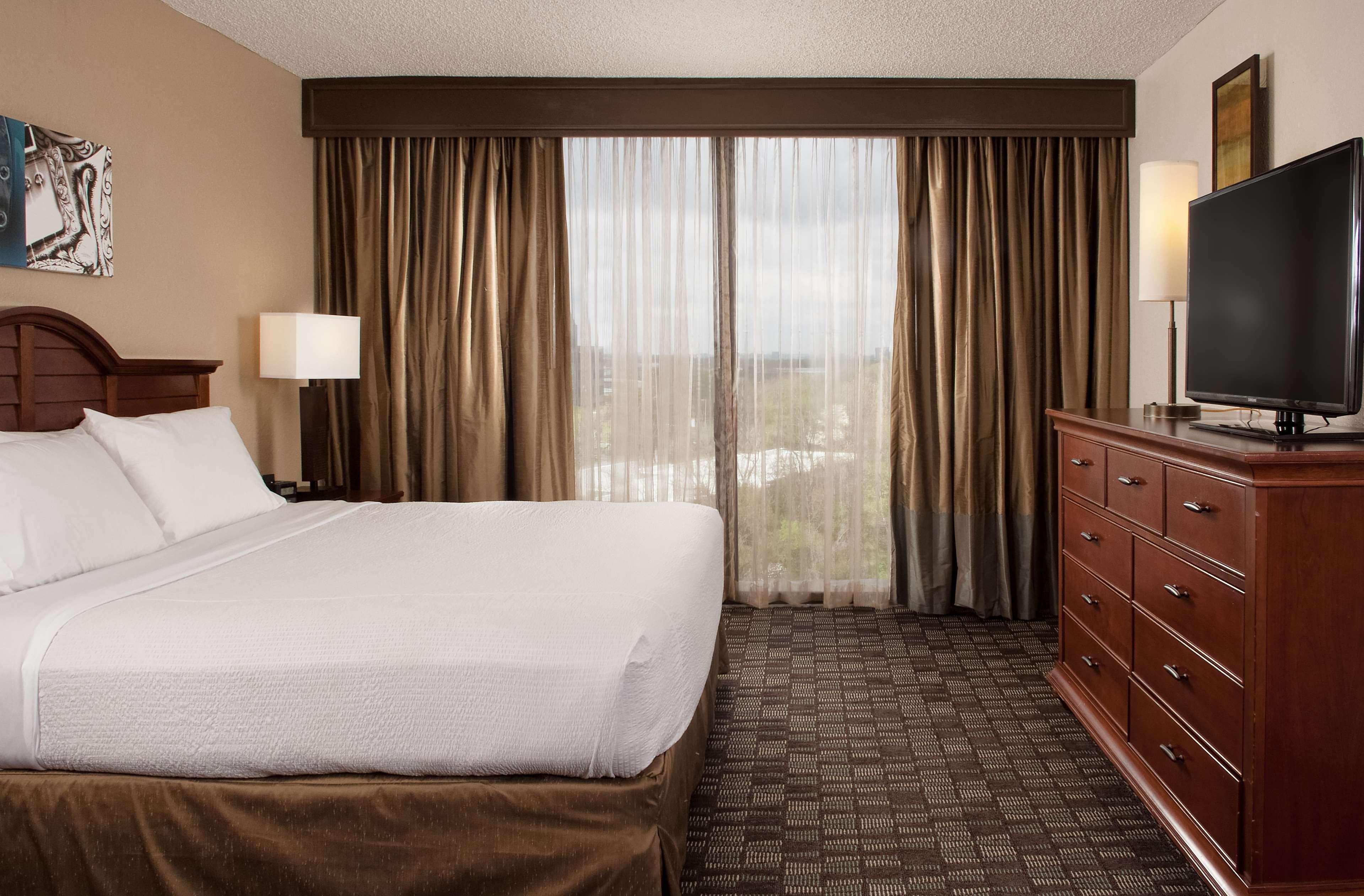 Embassy Suites By Hilton Nashville Airport Dış mekan fotoğraf