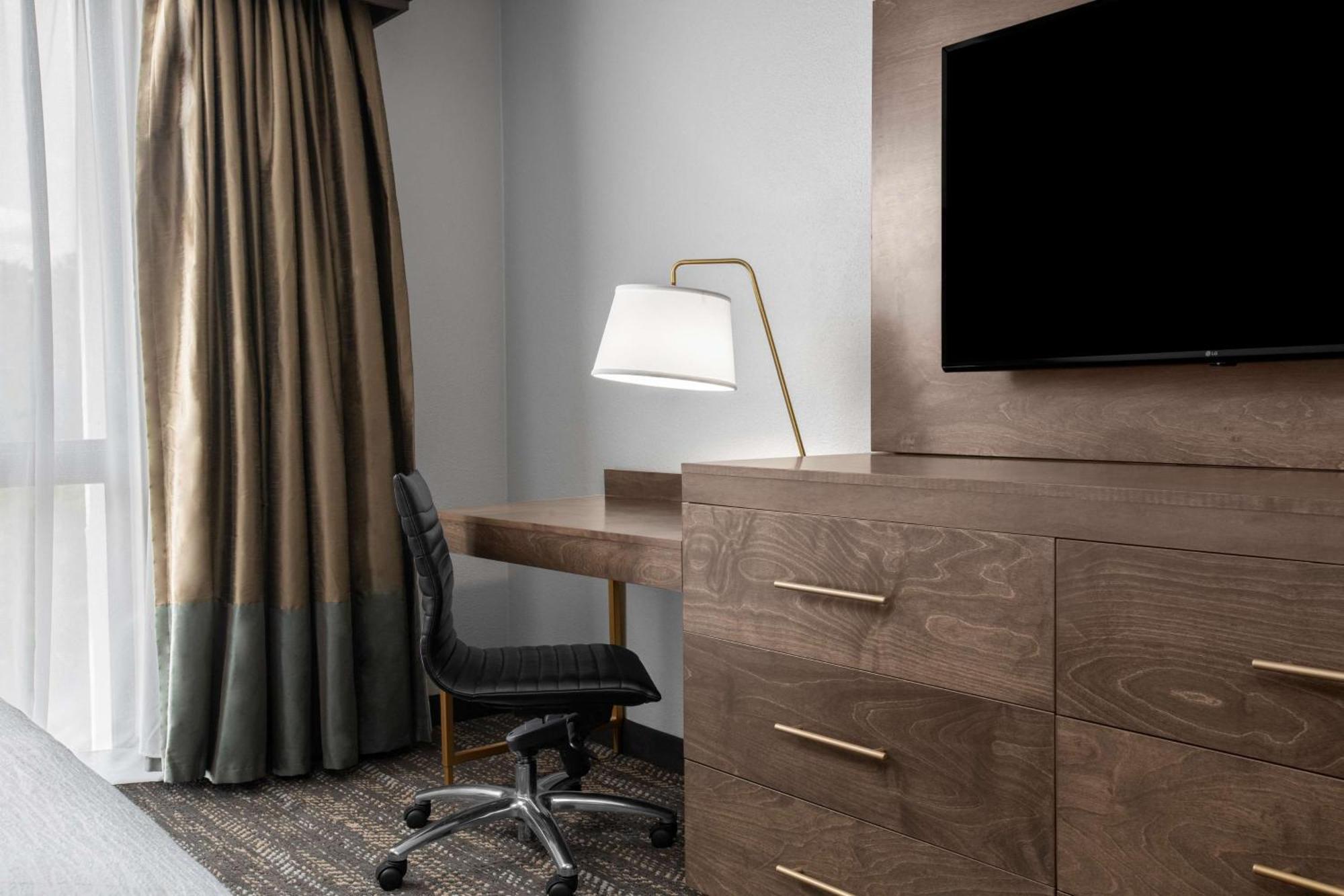 Embassy Suites By Hilton Nashville Airport Dış mekan fotoğraf