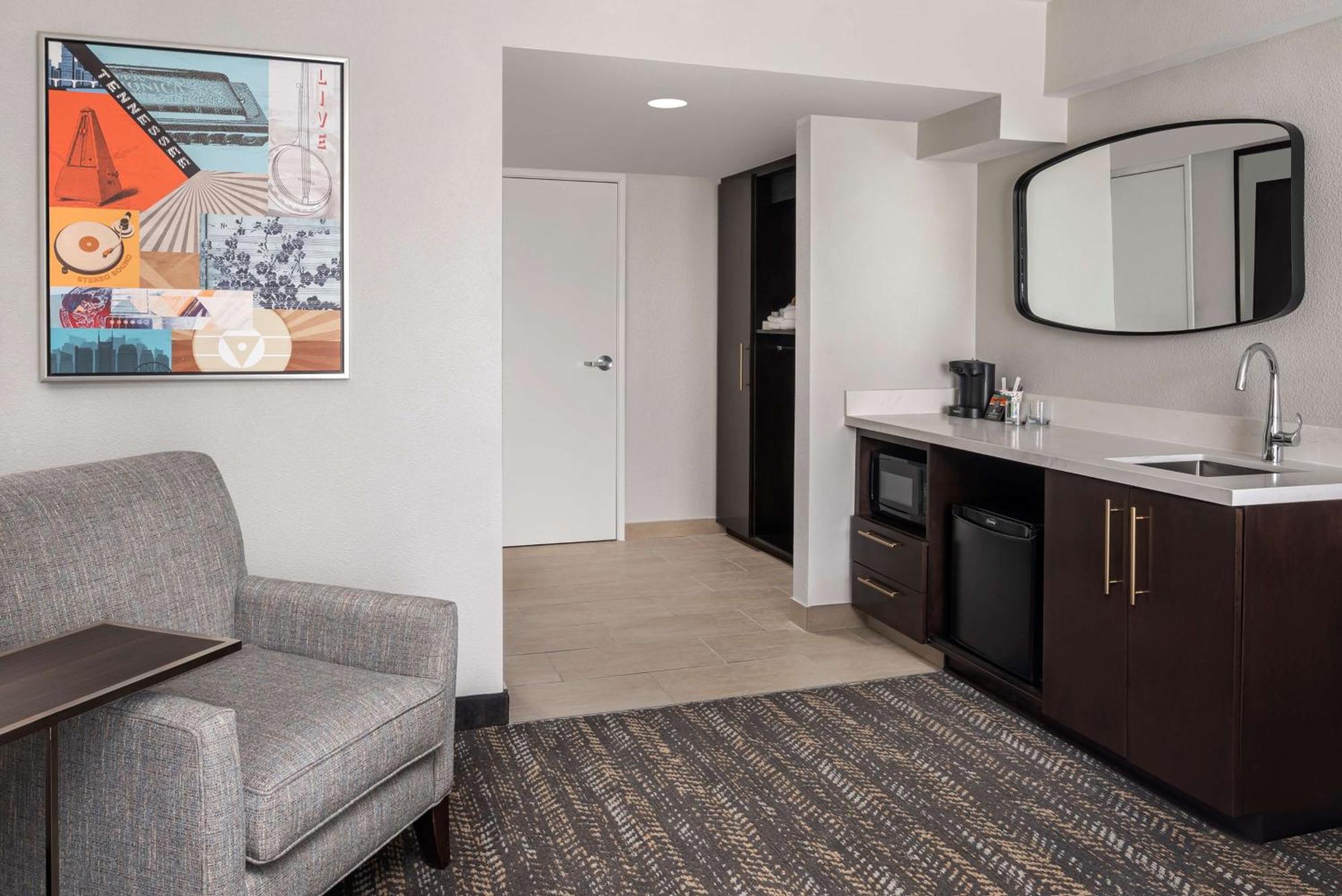 Embassy Suites By Hilton Nashville Airport Dış mekan fotoğraf